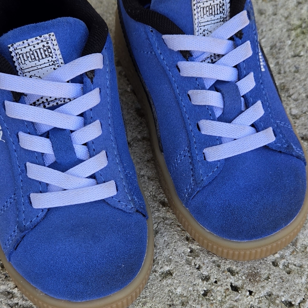 Puma Little Kids Suede Sneaker in Blue - Picture 10 of 11
